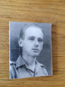 <b>Badge met foto van Klaas Bruinsma</b>